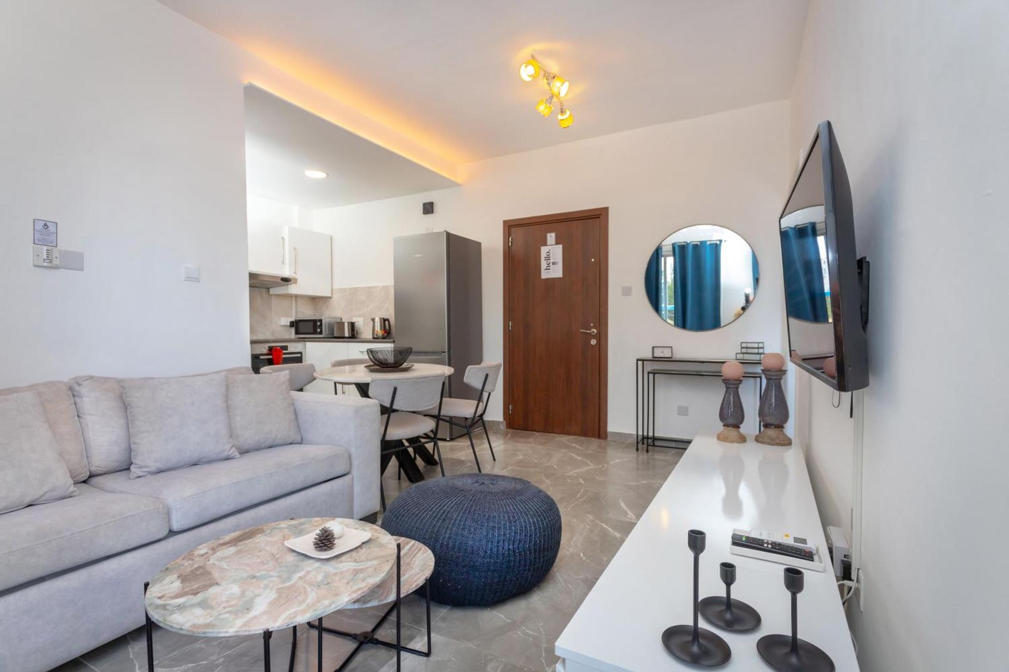 White Arches Apt #2 By Trulycyprus Apartment Limassol Ngoại thất bức ảnh