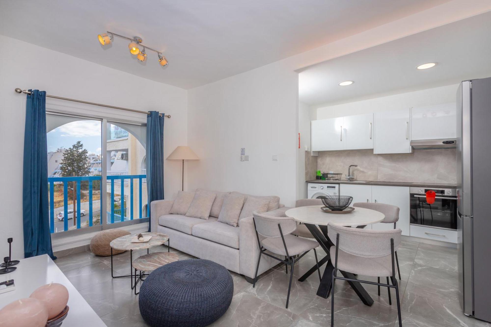 White Arches Apt #2 By Trulycyprus Apartment Limassol Ngoại thất bức ảnh