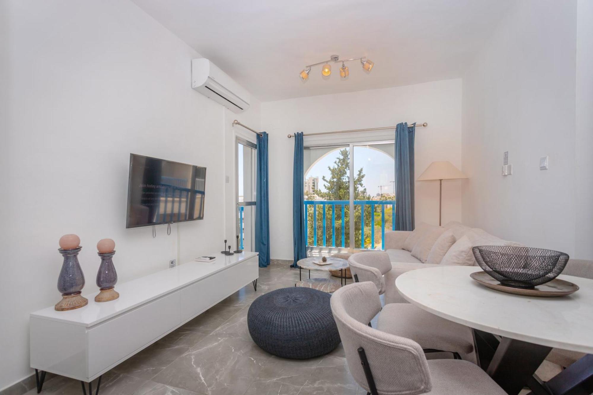 White Arches Apt #2 By Trulycyprus Apartment Limassol Ngoại thất bức ảnh